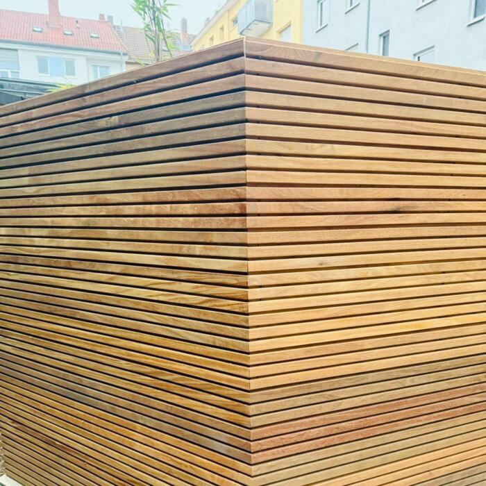 Ipe modern fence with tripple boards